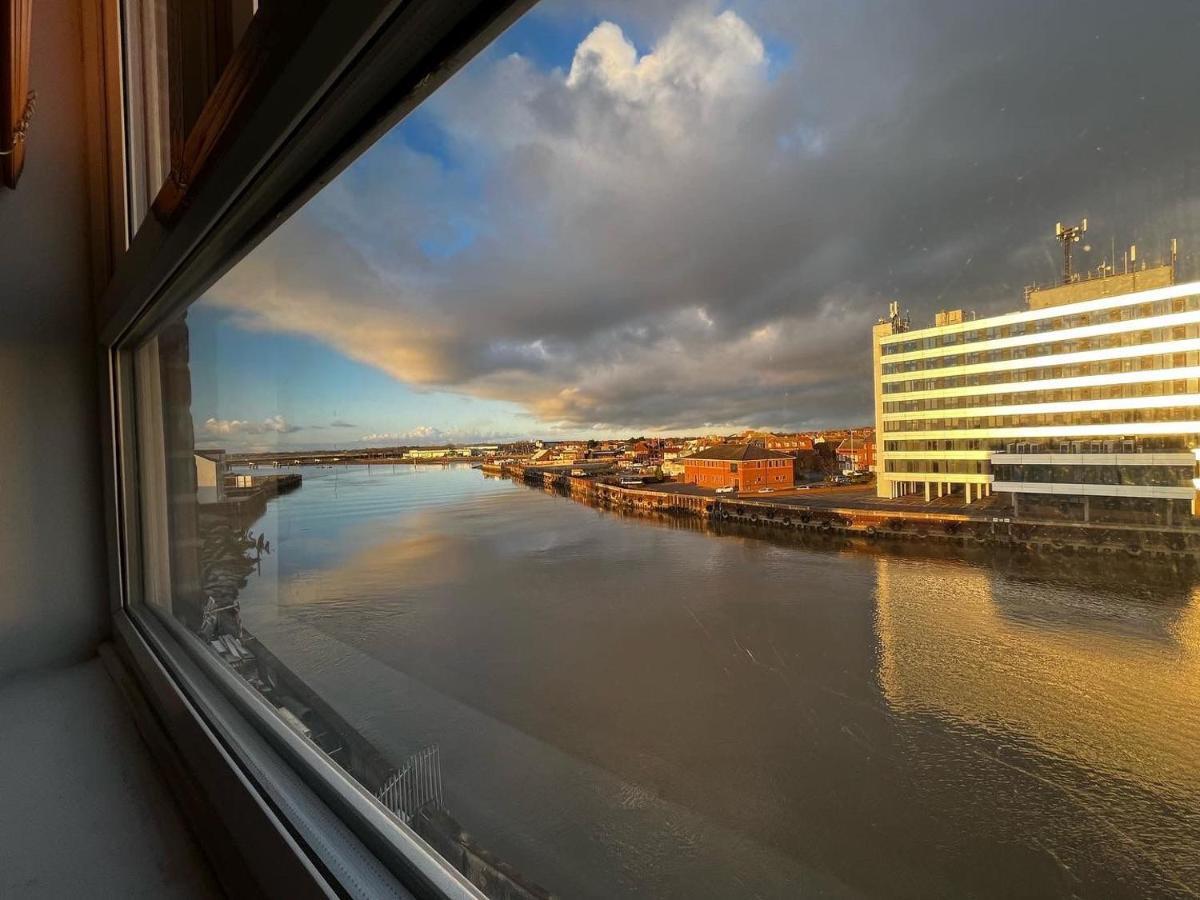 Lovely, Sleeps 6, Riverside Views, Parking, Gy * Great Yarmouth